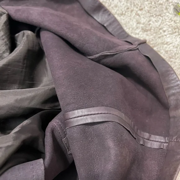 Burberry pleated leather skirt USA small